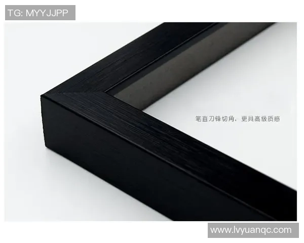 小罗足球明星客厅挂画装饰品为家增添运动气息与艺术魅力